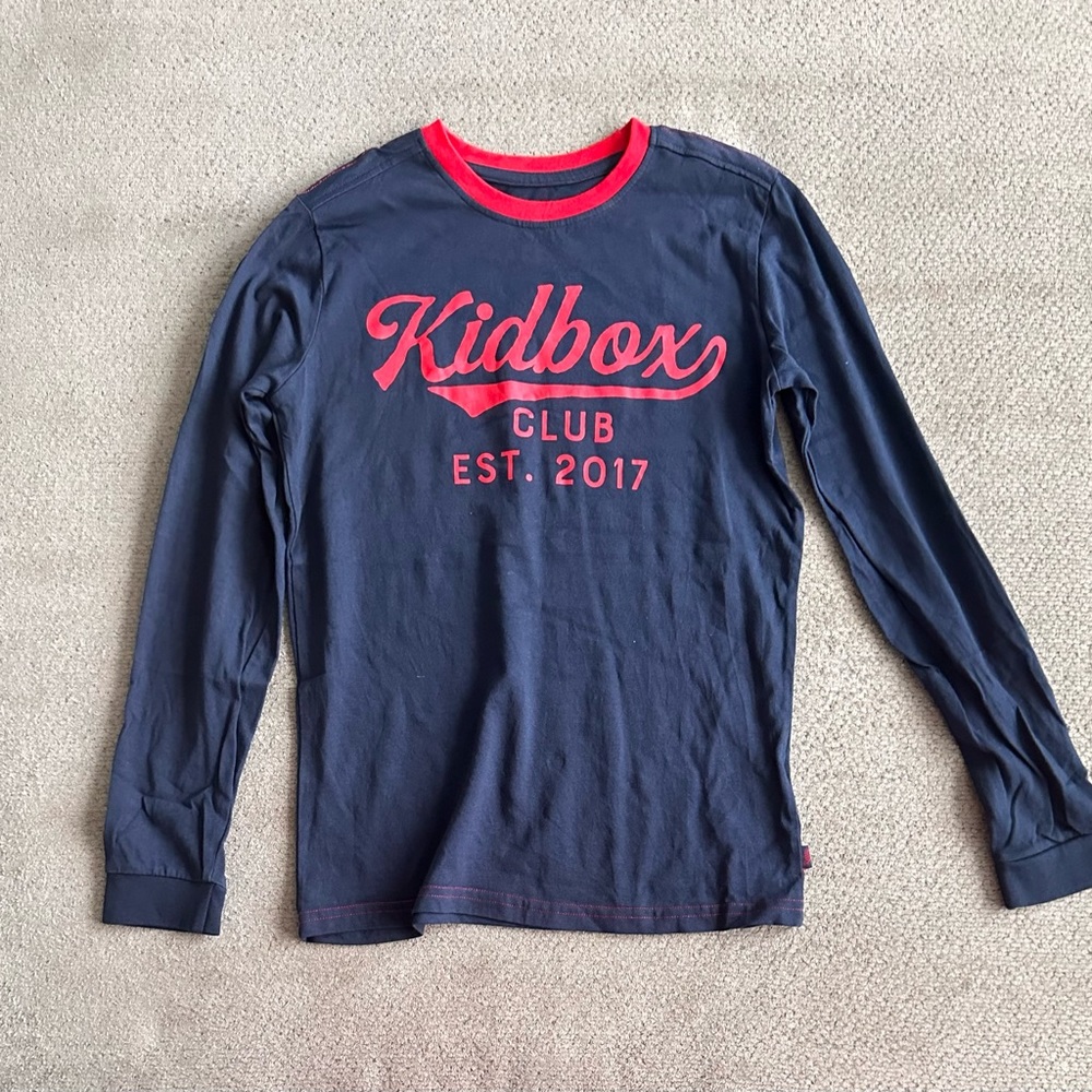 Kid box,10, navy blue/ red.
